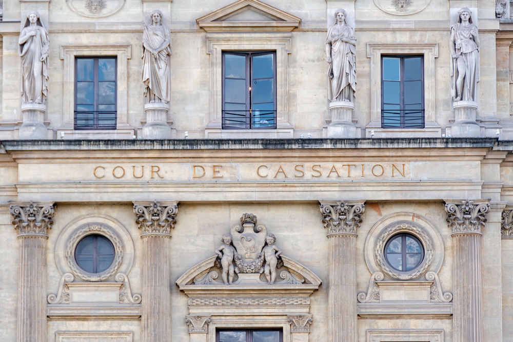 Arrêt de la Cour de Cassation sur l’obligation de fournir du travail au salarié porté : un impact juridique incertain ?