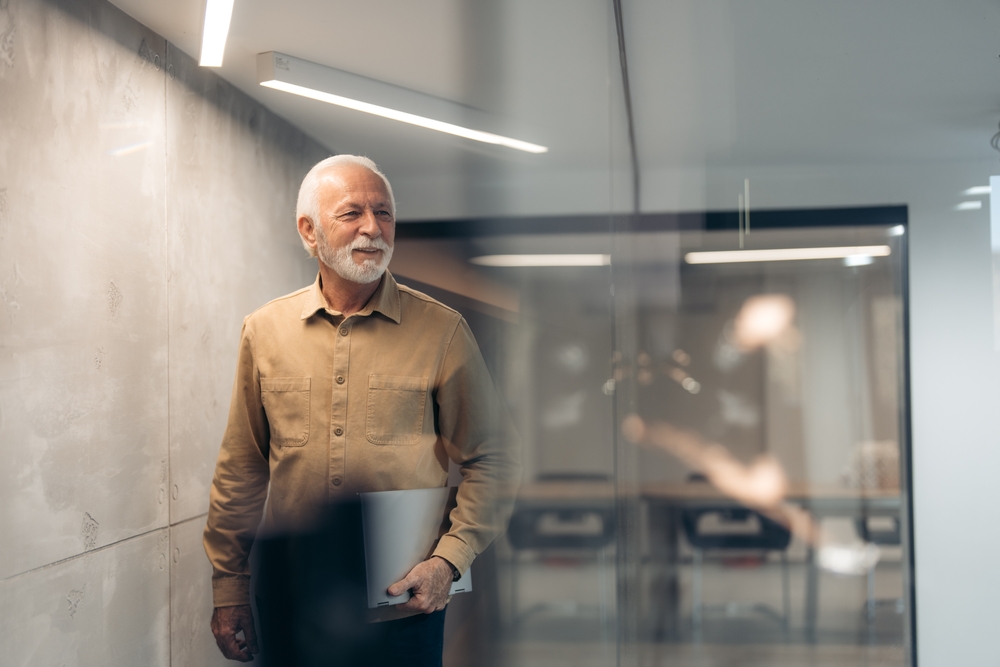 Et si le portage salarial était la voie royale de réconciliation entre les seniors et l’entreprise ?