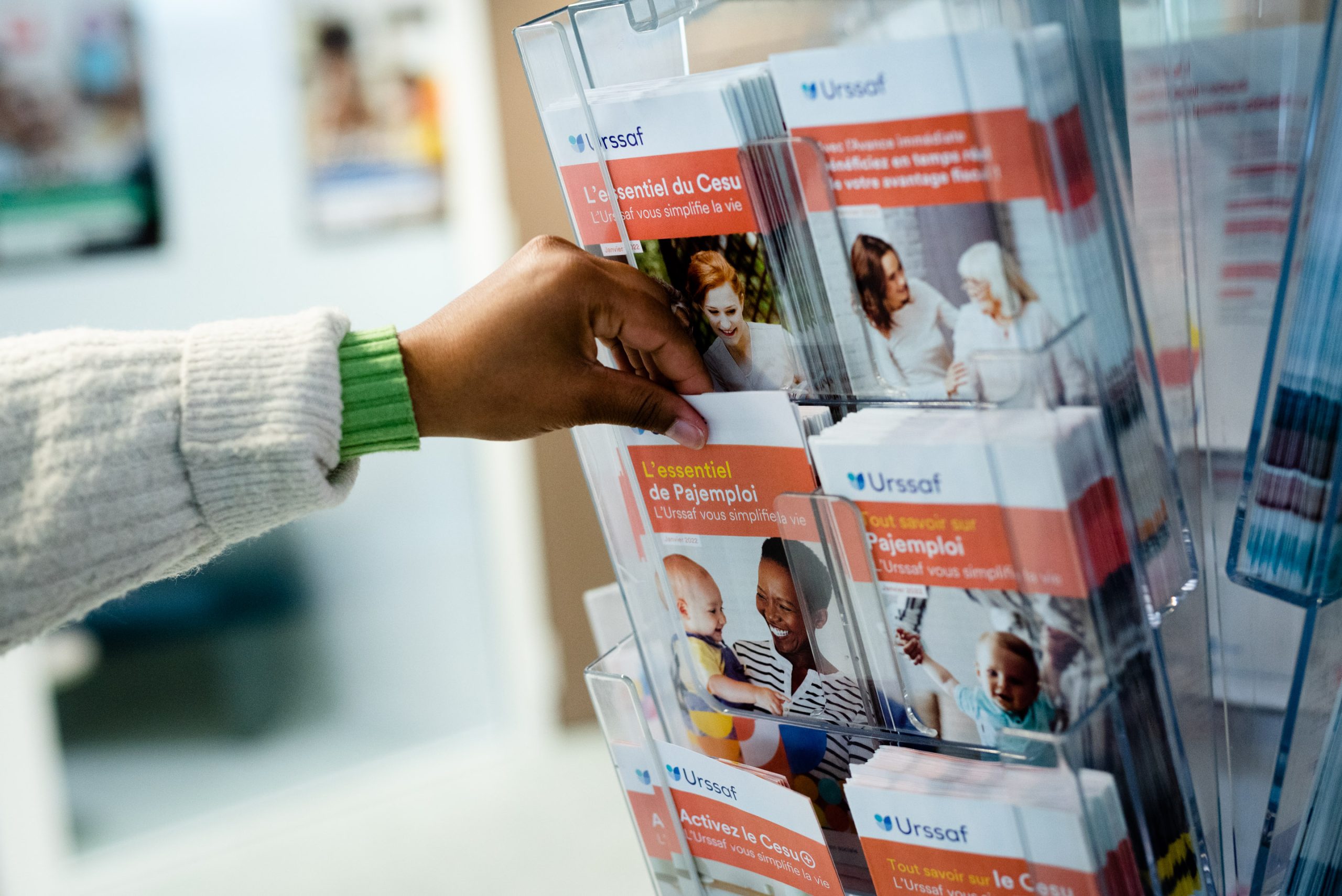 Augmentations des cotisations sociales pour les micro-entrepreneurs au 1er juillet 2024, qui est concerné ?